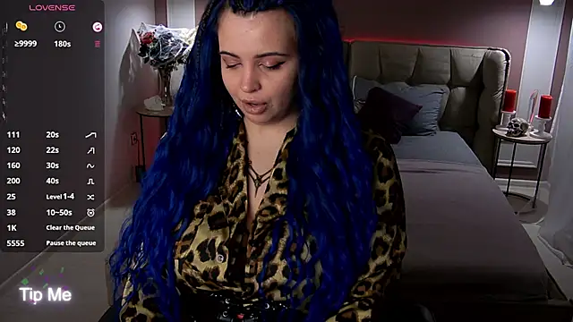 Miss Maya Mils online show from November 6, 2025, 1:06 am