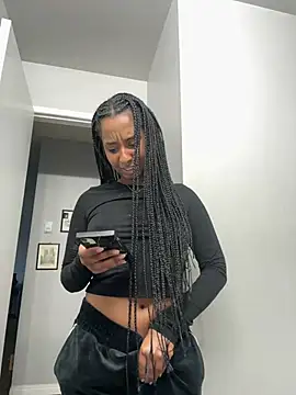 Your Paris online show from February 21, 2025, 12:38 am