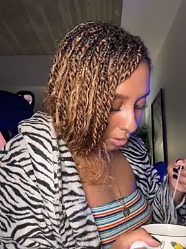 Your Paris online show from October 20, 2025, 2:34 am