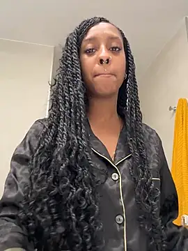 Your Paris online show from April 12, 2026, 12:43 pm