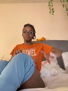 Snapshot of magicalc00ch chatting on February 12, 2025, 12:12 pm magicalc00ch online show from February 12, 2025, 12:12 pm