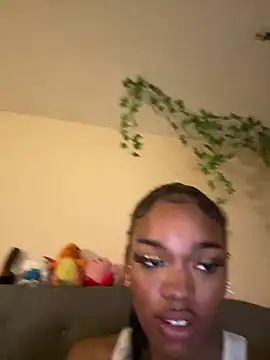 Snapshot of magicalc00ch chatting on February 19, 2025, 6:22 am magicalc00ch online show from February 19, 2025, 6:22 am