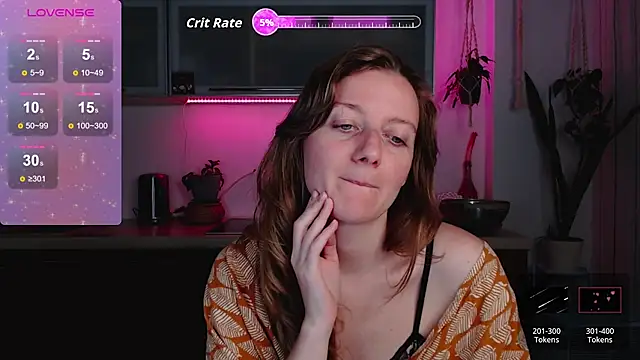 Snapshot of Elly_Helly chatting on September 13, 2025, 7:57 pm Elly Helly online show from September 13, 2025, 7:57 pm