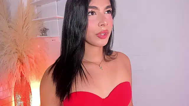 Snapshot of IsabelleFoxx_ chatting on February 28, 2026, 10:44 pm IsabelleFoxx online show from February 28, 2026, 10:44 pm