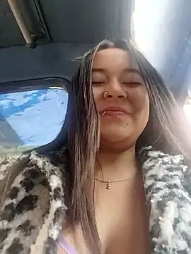 Snapshot of Cristal__04 chatting on May 1, 2026, 12:43 pm Cristal 04 online show from May 1, 2026, 12:43 pm