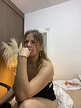 Leyna liu online show from January 23, 2025, 8:04 am