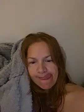 Leyna liu online show from November 4, 2025, 5:28 am