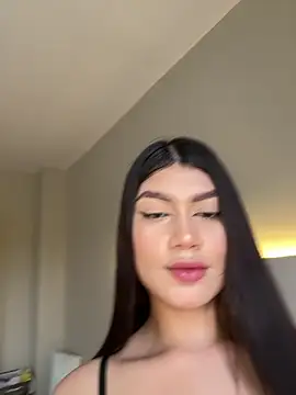 EmmaMartiinez online show from April 30, 2026, 8:57 pm