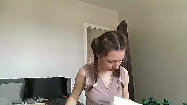 Adela Vetta online show from March 23, 2026, 9:57 am