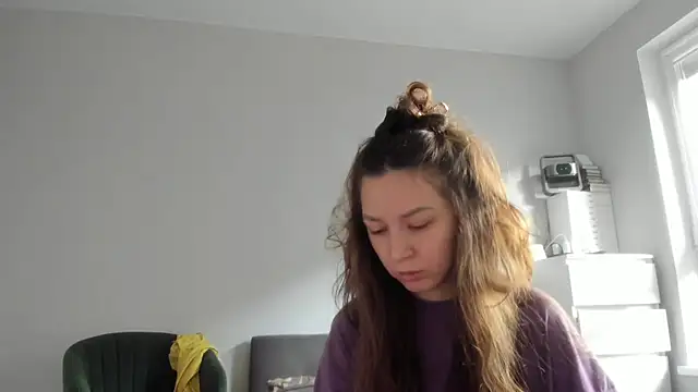 Adela Vetta online show from April 18, 2026, 8:40 am