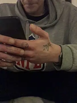 Simboxxx040 online show from January 9, 2025, 12:41 pm