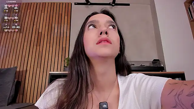 honeyhot69   online show from March 6, 2026, 12:23 pm