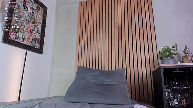 honeyhot69   online show from April 13, 2026, 11:48 am