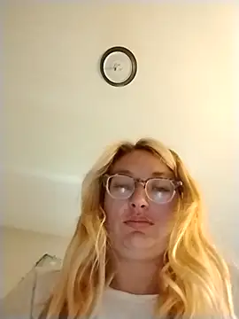 xWhoreAbleX Pika online show from April 13, 2026, 2:00 pm