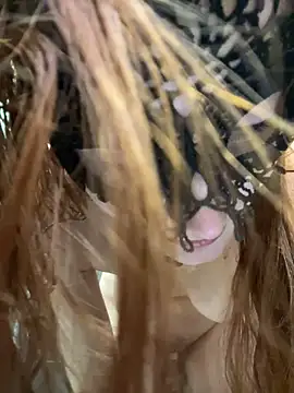 Snapshot of Miacarry chatting on February 7, 2026, 9:07 pm Miacarry online show from February 7, 2026, 9:07 pm