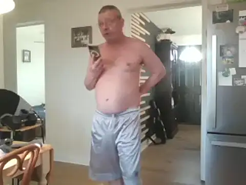 Snapshot of keiferkriss chatting on February 3, 2025, 9:39 pm keiferkriss online show from February 3, 2025, 9:39 pm