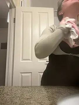 tatted-bitty online show from February 26, 2026, 12:15 pm