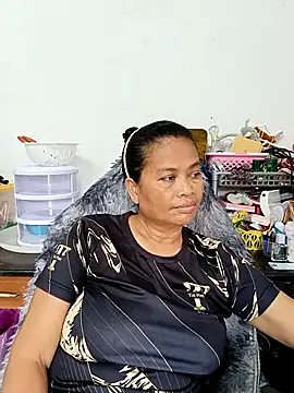 Snapshot of Fon_Bigboobs chatting on October 14, 2025, 5:19 am Fon Bigboobs online show from October 14, 2025, 5:19 am