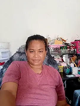 Snapshot of Fon_Bigboobs chatting on October 15, 2025, 8:03 am Fon Bigboobs online show from October 15, 2025, 8:03 am