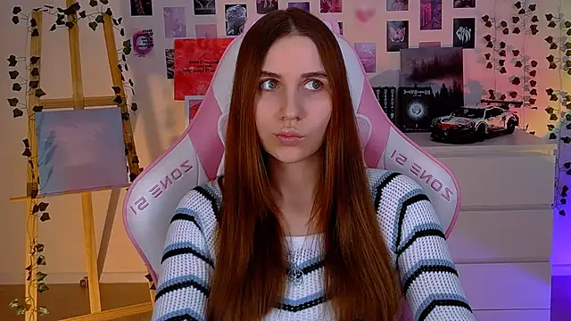 Snapshot of AliceCharmy chatting on February 12, 2025, 4:44 pm AliceCharmy online show from February 12, 2025, 4:44 pm