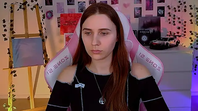 Snapshot of AliceCharmy chatting on February 13, 2025, 4:50 pm AliceCharmy online show from February 13, 2025, 4:50 pm