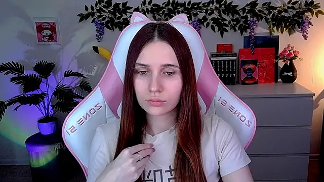 Snapshot of AliceCharmy chatting on March 18, 2026, 3:59 pm AliceCharmy online show from March 18, 2026, 3:59 pm