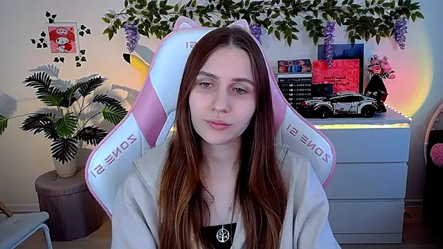 Snapshot of AliceCharmy chatting on May 13, 2026, 2:14 pm AliceCharmy online show from May 13, 2026, 2:14 pm