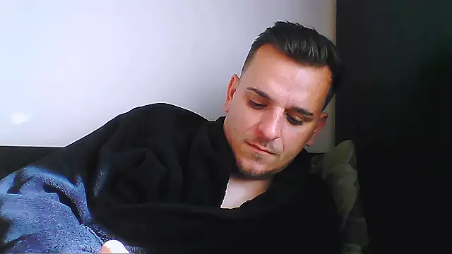 Huge cock22cm online show from November 13, 2025, 11:42 am