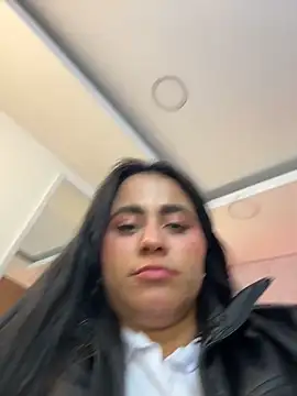 Brenda Garcia online show from November 21, 2025, 9:57 pm