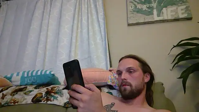 VitaminDrewFl online show from April 7, 2026, 2:23 am