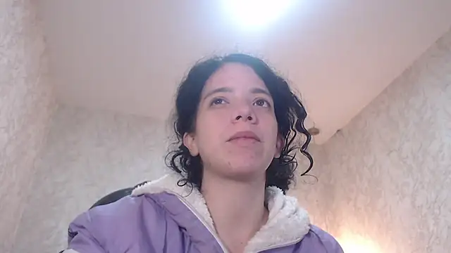 EmmaCowperr online show from January 10, 2025, 3:39 am