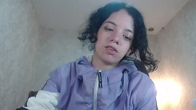 EmmaCowperr online show from January 16, 2025, 12:31 pm