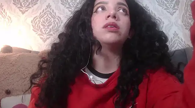 EmmaCowperr online show from February 24, 2025, 4:47 pm