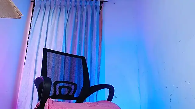 Snapshot of DanteSantoro chatting on February 21, 2026, 1:01 pm DanteSantoro online show from February 21, 2026, 1:01 pm