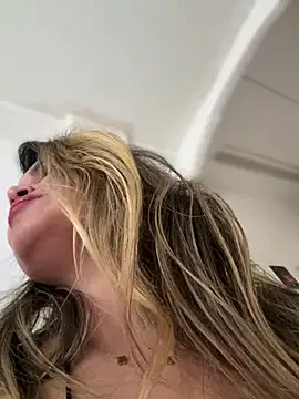 melanny10 online show from December 21, 2024, 1:42 pm