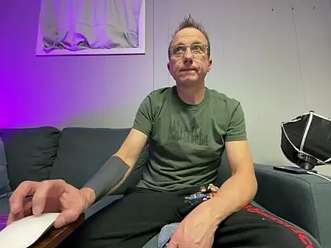 mouser21212 online show from February 12, 2025, 5:05 pm