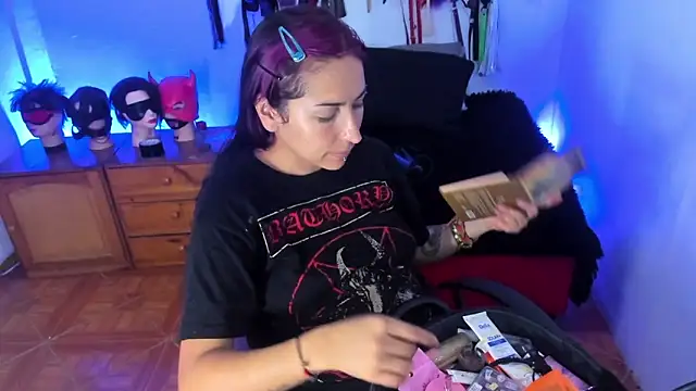 LucyStrike  online show from December 13, 2025, 11:21 pm