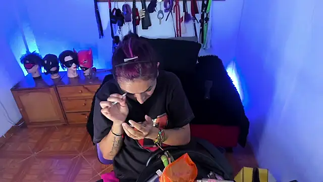 LucyStrike  online show from December 15, 2025, 10:47 pm