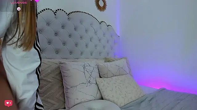 Ashleyjenner  online show from March 17, 2025, 10:28 pm