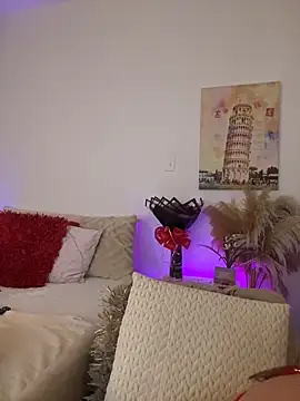 Ashleyjenner  online show from February 19, 2026, 12:12 pm