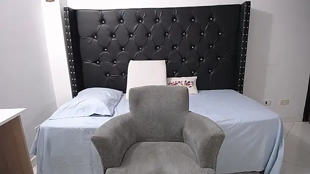 renata salinas 1 online show from February 20, 2026, 9:04 pm