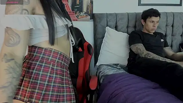 Snapshot of davebrow chatting on October 8, 2025, 1:36 am davebrow online show from October 8, 2025, 1:36 am