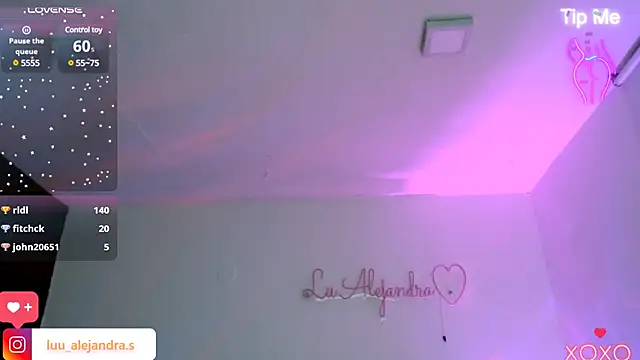 Snapshot of alee_lenoxx chatting on January 15, 2025, 8:51 am alee lenoxx online show from January 15, 2025, 8:51 am