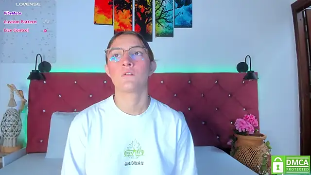 Ruth harvey  online show from November 9, 2025, 1:53 pm