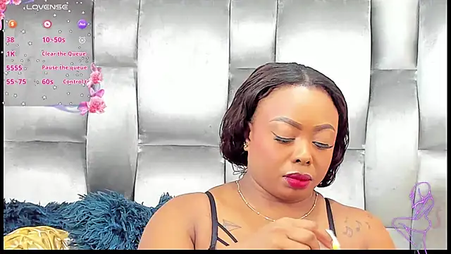 CamilaBenitez online show from December 14, 2025, 8:13 pm