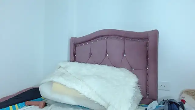 Snapshot of AvaAngel69 chatting on February 13, 2025, 12:21 pm AvaAngel69 online show from February 13, 2025, 12:21 pm