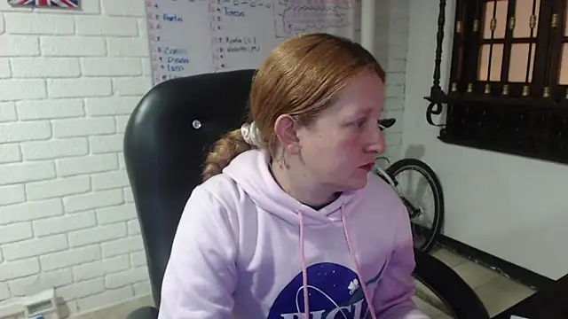 ViioletaMora online show from February 25, 2025, 3:09 am