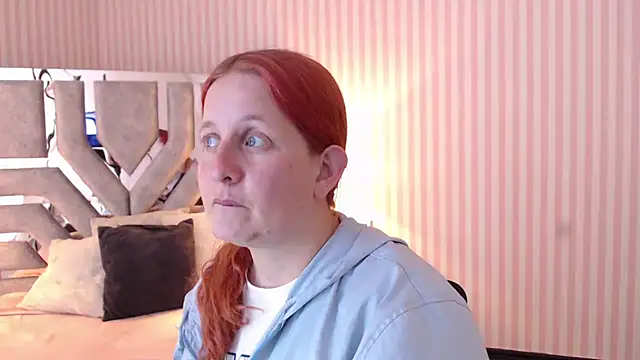 ViioletaMora online show from March 12, 2025, 8:20 pm