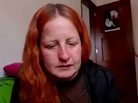 ViioletaMora online show from October 28, 2025, 6:43 pm