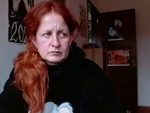 Snapshot of ViioletaMora chatting on April 26, 2026, 7:44 pm ViioletaMora online show from April 26, 2026, 7:44 pm